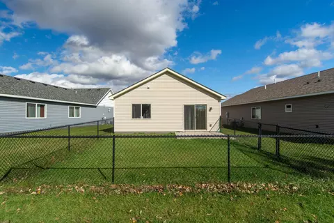 Exterior - 842 Holton Ave, Brainerd, MN 56401 photo 3 of 8