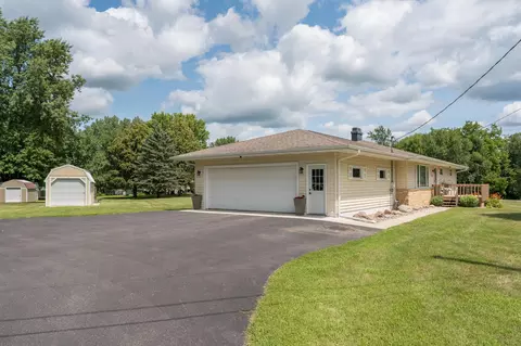 Exterior - 716 W River St, Waterville, MN 56096 photo 2 of 9