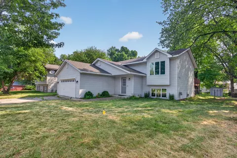 443 Market St S, Shakopee, MN 55379