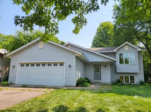 443 Market St S, Shakopee, MN 55379