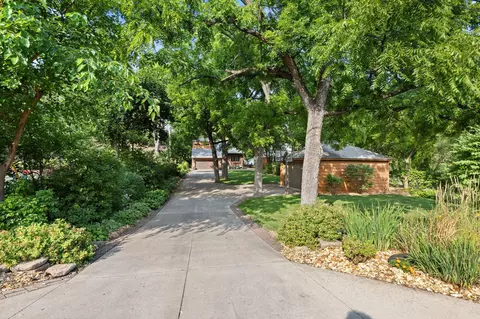 3084 Hamline Ave N, Roseville, MN 55113