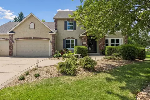 8235 Enclave Cv, Woodbury, MN 55125