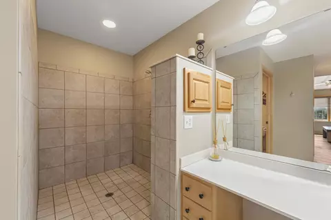 Bath - 20345 Geneva Trl, Faribault, MN 55021 photo 3 of 4