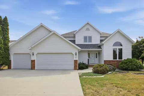 513 12th St E, West Fargo, ND 58078