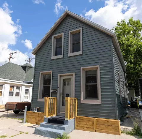 Exterior - 118 E Spring St, Mankato, MN 56001 photo 2 of 6