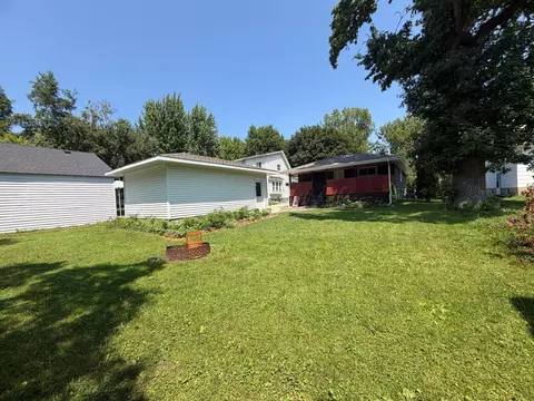 Exterior - 1024 5th St SW, Willmar, MN 56201 photo 3 of 3