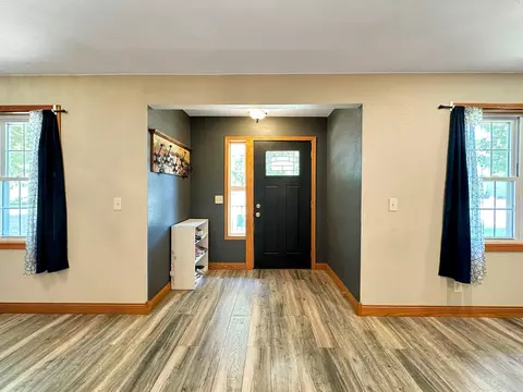 Entry Way - 1024 5th St SW, Willmar, MN 56201 photo 1 of 3