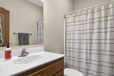 Bath - 5655 154th St E, Faribault, MN 55021 photo 2 of 5