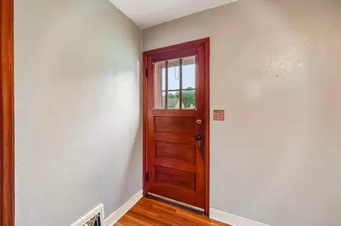 Entry Way - 814 8th Ave SW, Faribault, MN 55021 photo 1 of 2