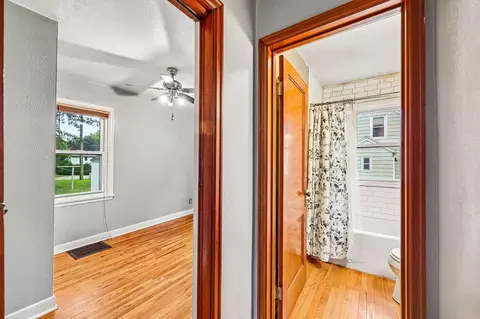 Entry Way - 814 8th Ave SW, Faribault, MN 55021 photo 2 of 2