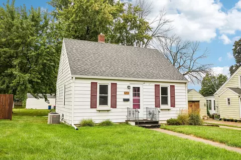 Exterior - 814 8th Ave SW, Faribault, MN 55021 photo 2 of 7