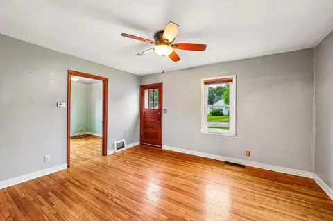 Living - 814 8th Ave SW, Faribault, MN 55021 photo 3 of 6