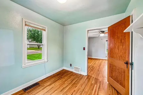 Bedroom - 814 8th Ave SW, Faribault, MN 55021 photo 2 of 6