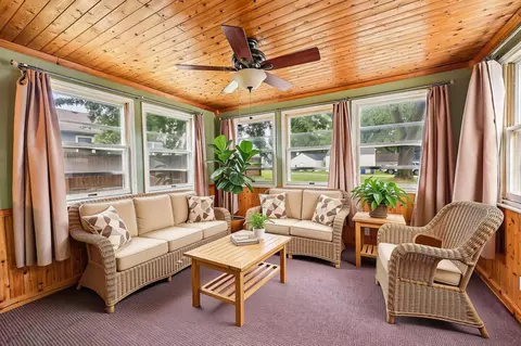 Exterior - 814 8th Ave SW, Faribault, MN 55021 photo 3 of 7