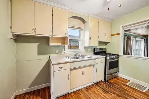 Kitchen - 814 8th Ave SW, Faribault, MN 55021 photo 2 of 4