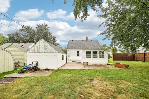 Exterior - 814 8th Ave SW, Faribault, MN 55021 photo 5 of 7