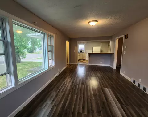 Living - 514 7th Ave SE, Pipestone, MN 56164 photo 3 of 3