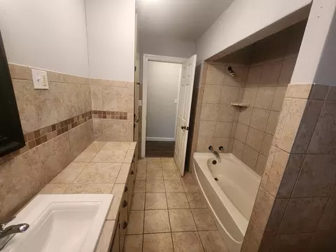 Bath - 514 7th Ave SE, Pipestone, MN 56164 photo 2 of 2