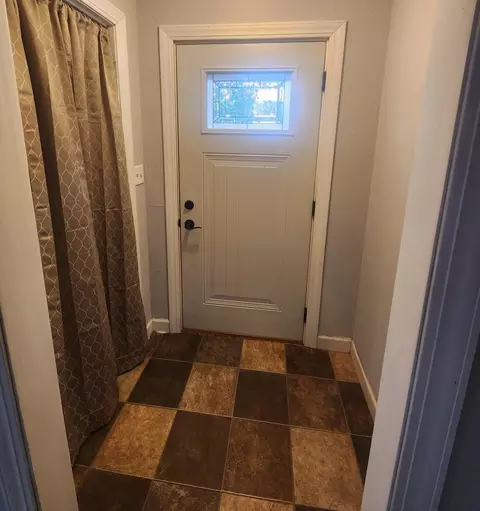 Entry Way - 514 7th Ave SE, Pipestone, MN 56164 photo 1 of 1