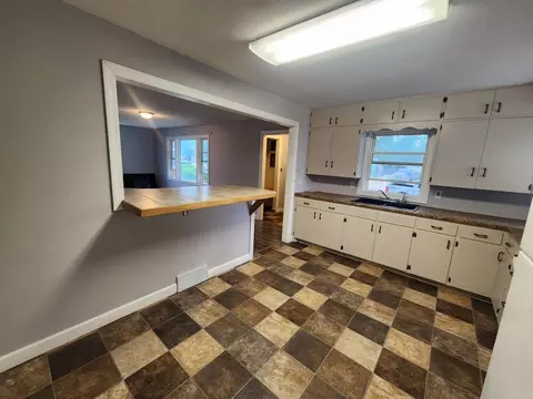 Kitchen - 514 7th Ave SE, Pipestone, MN 56164 photo 1 of 2