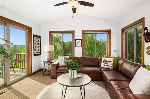 Living - 231 Hickory St, Duluth, MN 55811 photo 3 of 8
