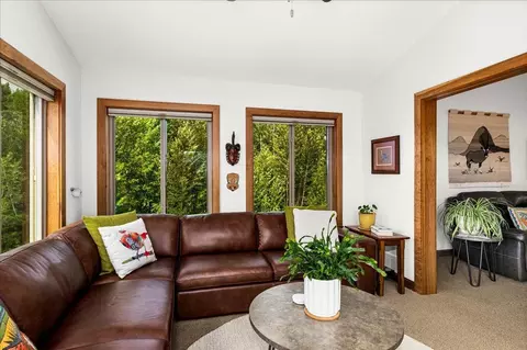 Living - 231 Hickory St, Duluth, MN 55811 photo 4 of 8
