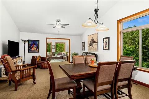 Dining - 231 Hickory St, Duluth, MN 55811 photo 1 of 2