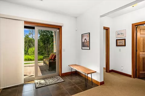 Entry Way - 231 Hickory St, Duluth, MN 55811 photo 2 of 2