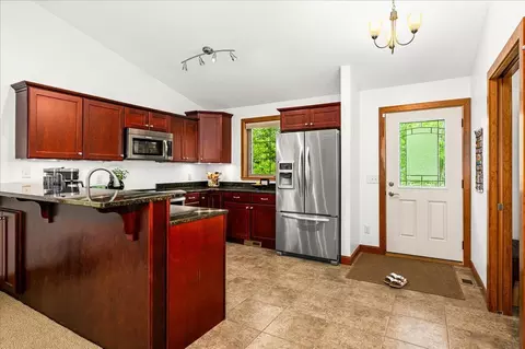 Entry Way - 231 Hickory St, Duluth, MN 55811 photo 1 of 2