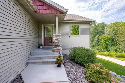 Exterior - 231 Hickory St, Duluth, MN 55811 photo 2 of 5