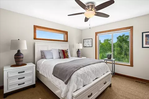 Bedroom - 231 Hickory St, Duluth, MN 55811 photo 1 of 8