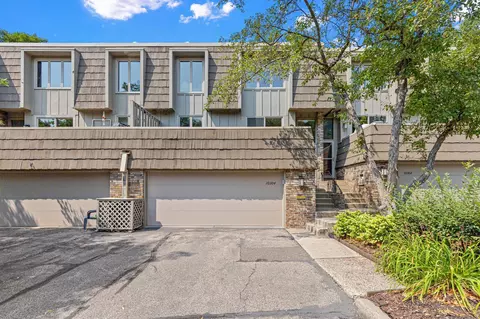 10304 Berkshire Rd, Bloomington, MN 55437