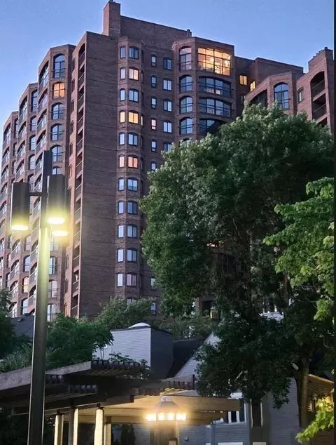 1235 Yale Pl #1701, Minneapolis, MN 55403