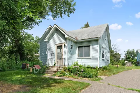 695 N Oak Dr, Vadnais Heights, MN 55127