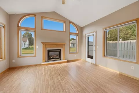 Living - 4122 Dublin Dr, Saint Cloud, MN 56301 photo 3 of 7