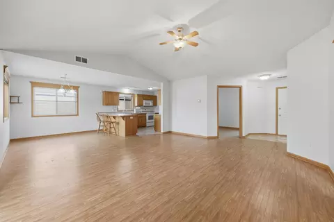 Living - 4122 Dublin Dr, Saint Cloud, MN 56301 photo 4 of 7