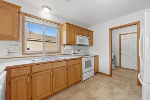 Kitchen - 4122 Dublin Dr, Saint Cloud, MN 56301 photo 3 of 3