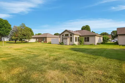 Exterior - 4122 Dublin Dr, Saint Cloud, MN 56301 photo 5 of 6