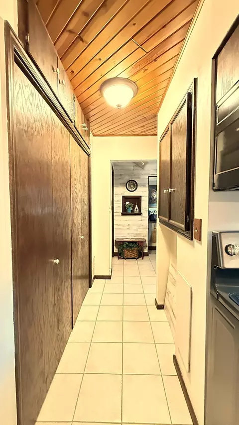 Entry Way - 829 3rd Ave, Madison, MN 56256 photo 6 of 10