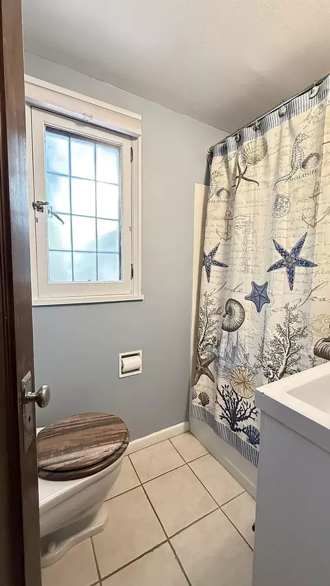 Bath - 829 3rd Ave, Madison, MN 56256 photo 1 of 5