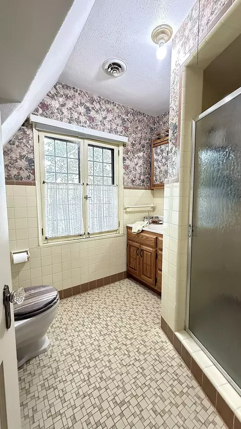Bath - 829 3rd Ave, Madison, MN 56256 photo 5 of 5