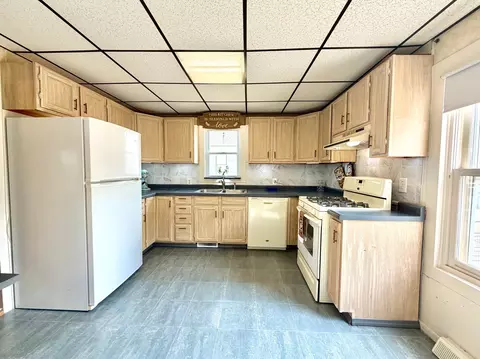 Kitchen - 205 1st Ave NE, Brainerd, MN 56401 photo 2 of 3