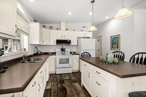 Kitchen - 1209 96th Ave W, Duluth, MN 55808 photo 2 of 4