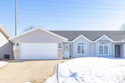 868 Lakeridge Pl, West Fargo, ND 58078