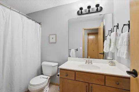 Bath - 15595 Cherry Path, Rosemount, MN 55068 photo 2 of 5