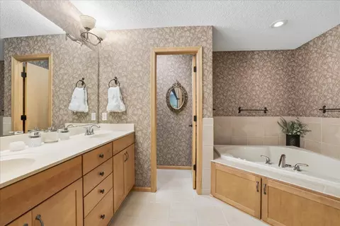 Bath - 15595 Cherry Path, Rosemount, MN 55068 photo 3 of 5