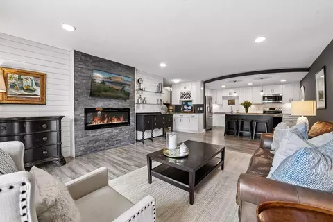 10411 Cedar Lake Rd #217, Minnetonka, MN 55305