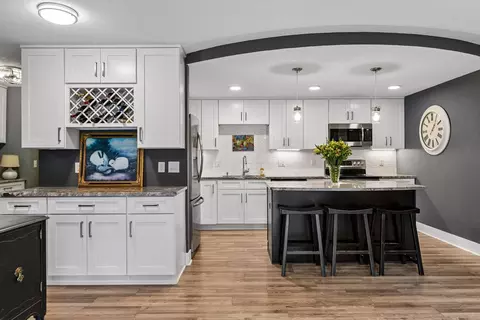 10411 Cedar Lake Rd #217, Minnetonka, MN 55305