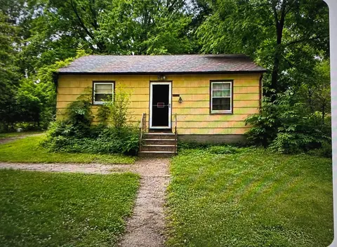 2968 Hallmark Ave N, Oakdale, MN 55128