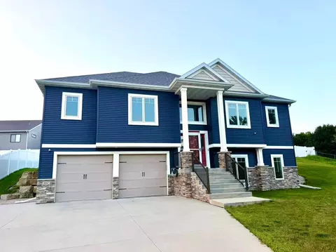 2667 Century Pine Ln NE, Rochester, MN 55906